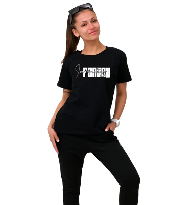 Black-women-t-shirt-im-waiting-for-2