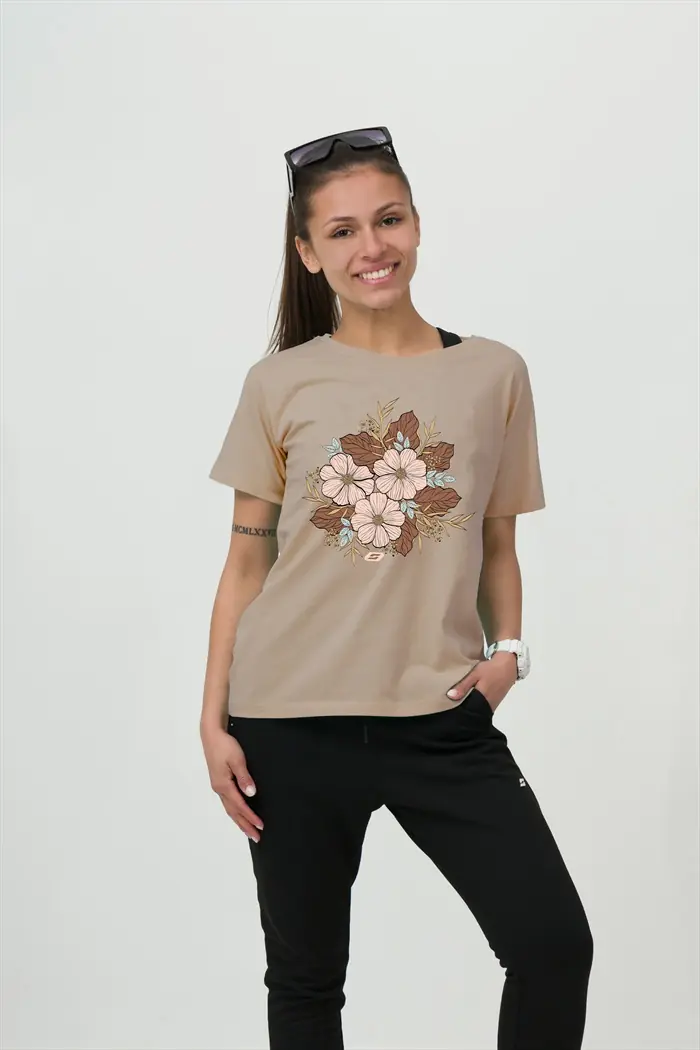 BrownWomen_t-shirt-Flowersbouquet